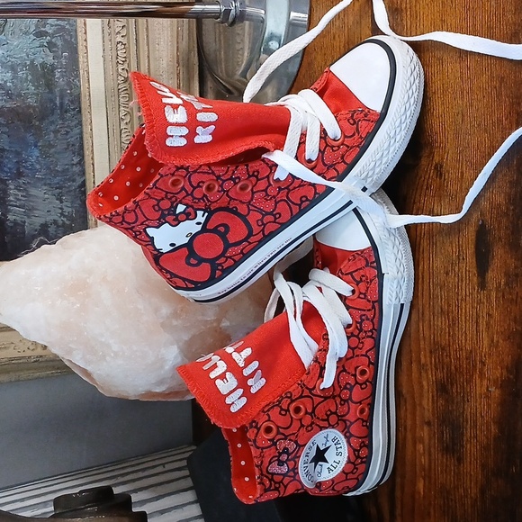 🔥Chuck Taylor X Hello Kitty LIMITED EDITION 2025 GRL TodLR Red Sneakers Sz11🔥 - Picture 13 of 17